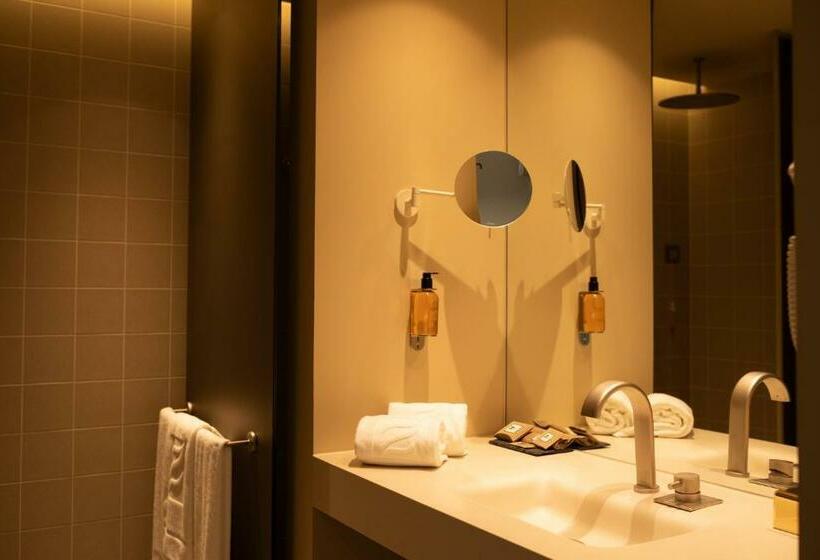 标准间, Torel Terra Brava