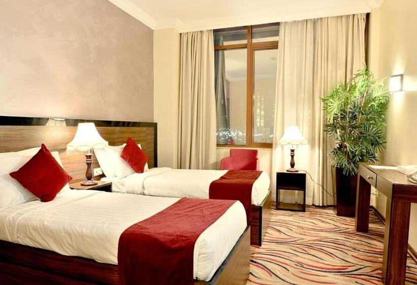 Quarto Estandar com Vistas, Hayah Golden