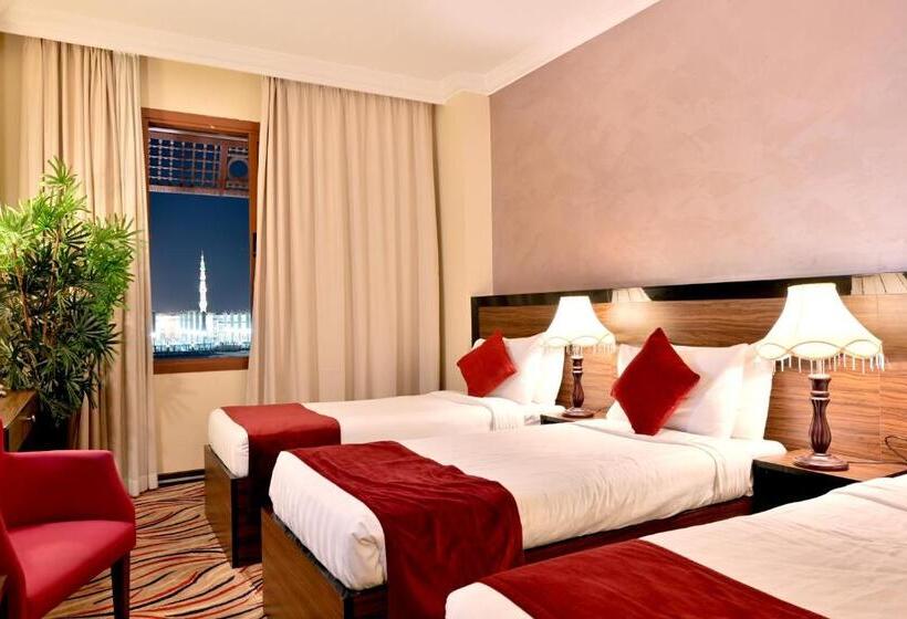 Quarto Triplo Estandar com Vistas, Hayah Golden