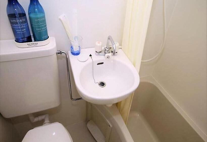 Economy Room, Numero Uno Tokyo