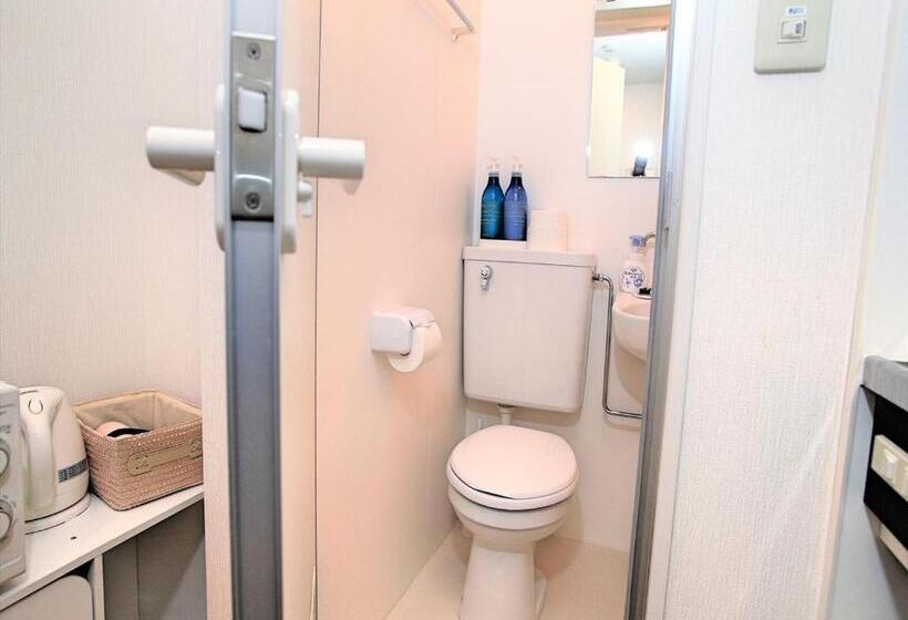 Economy Room, Numero Uno Tokyo