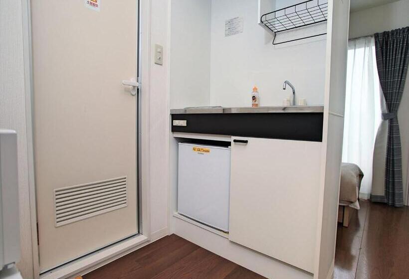 Economy Room, Numero Uno Tokyo