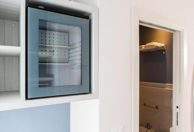 Camera Tripla Deluxe, Trieste