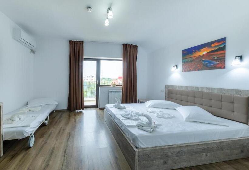 Habitació Triple Estàndard amb Balcó, Vila Yna