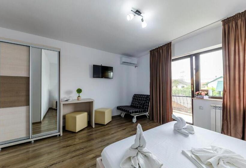 Habitació Triple Estàndard amb Balcó, Vila Yna