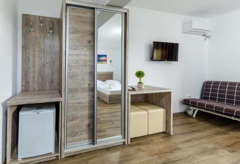 Habitació Triple Estàndard amb Balcó, Vila Yna