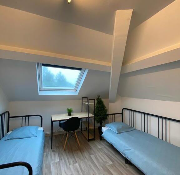 스탠다드 룸, Capstay   Trith Netflix