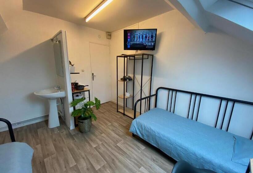 스탠다드 룸, Capstay   Trith Netflix