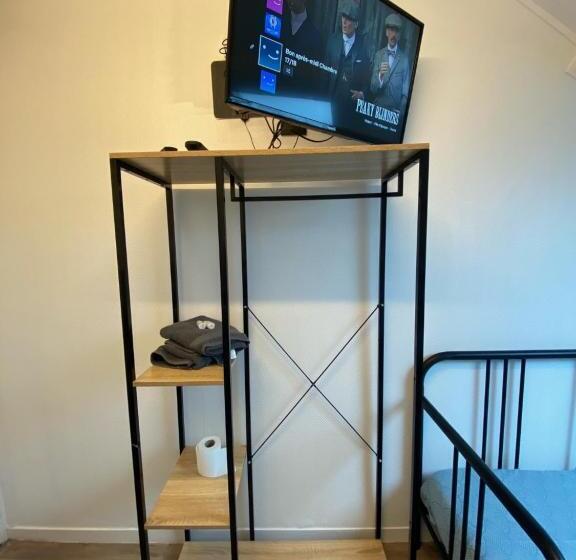 스탠다드 룸, Capstay   Trith Netflix