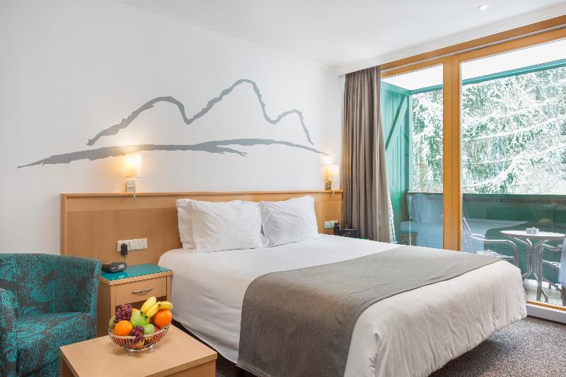 标准工作室, Alpine Club Resort