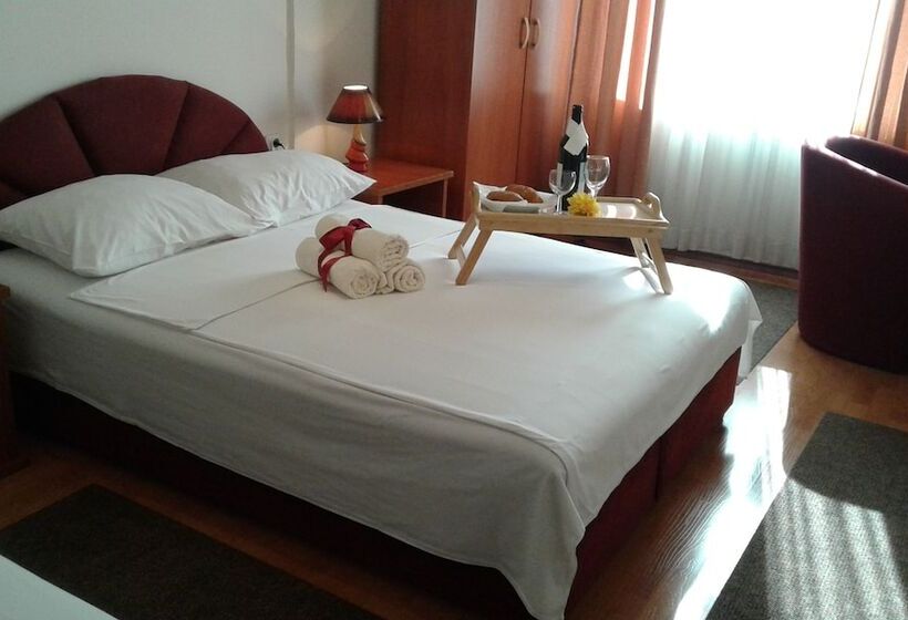 اتاق استاندارد یک نفره, Ani