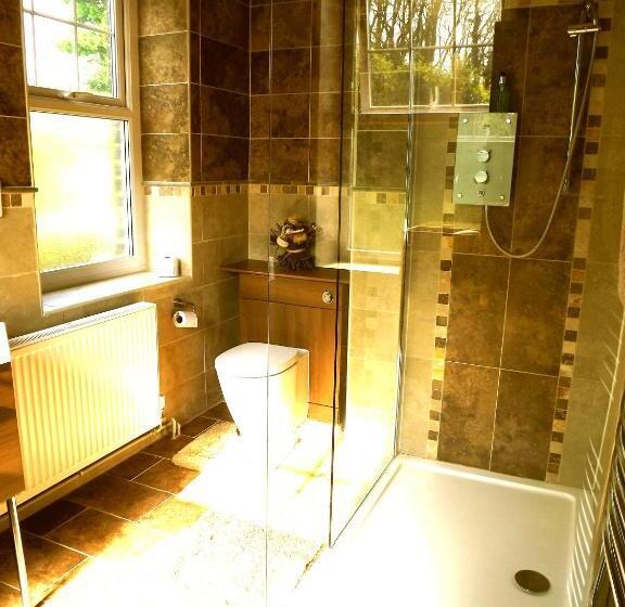 غرفة قياسية, Broadway House