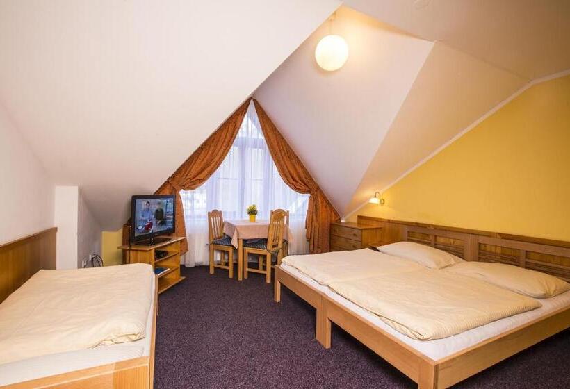 스탠다드 트리플 룸, Helena