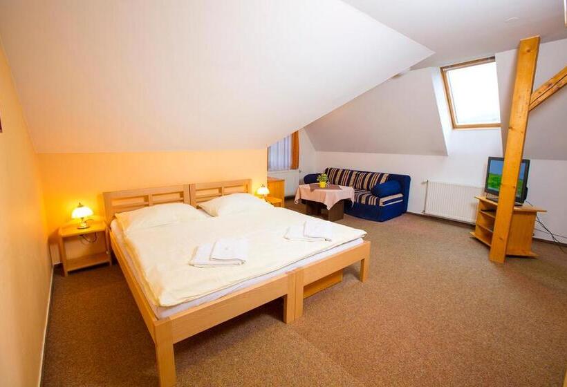 4인용 스탠다드 룸, Helena