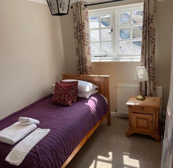 Апартаменты 3 Спальни, Longs Hotel & Inn