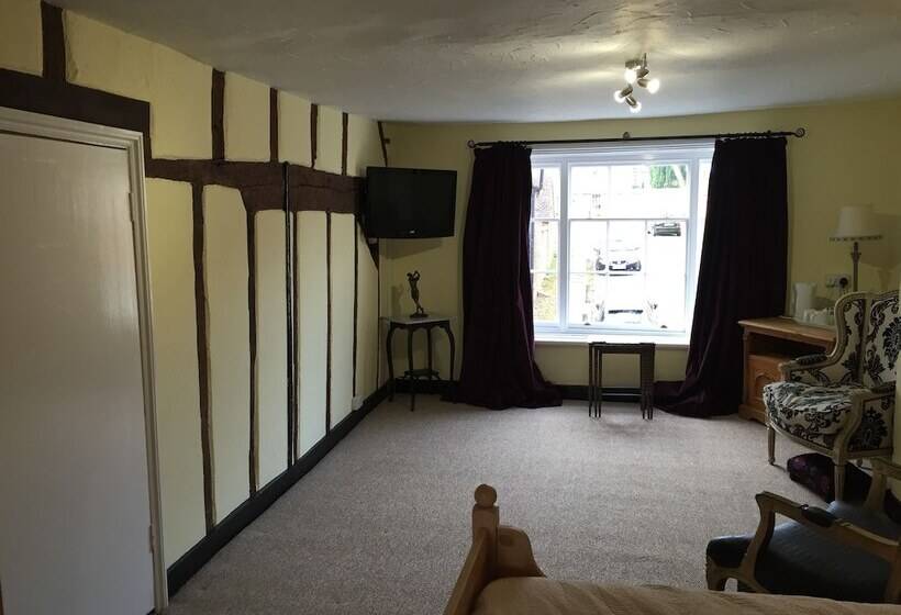 Семейный Номер, Longs Hotel & Inn