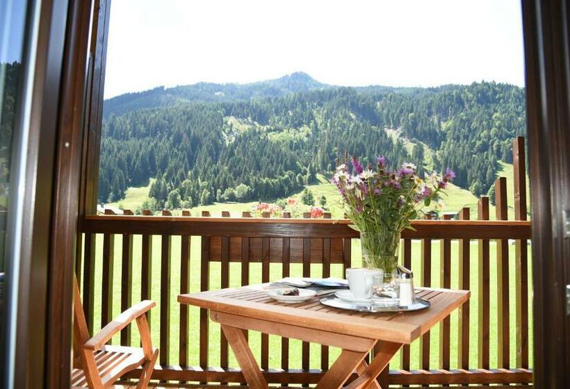 Номер Стандарт, Lärchenhof