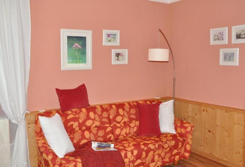 Люкс, Lärchenhof