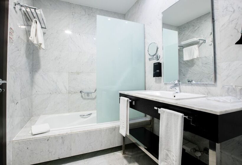 اتاق اجرایی, Nuevo Boston