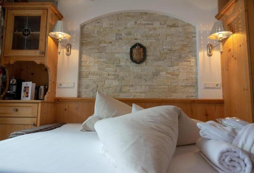 标准单人间, Platzer Superior