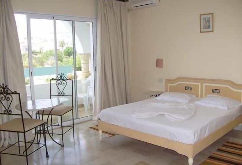 标准三人间, Residence Romane