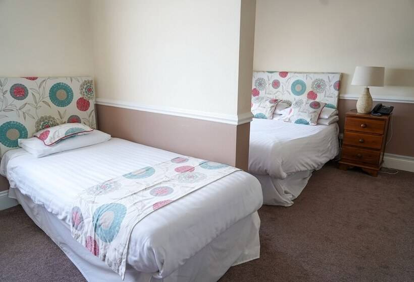 جناح مطلّ علي البحر, The Royal