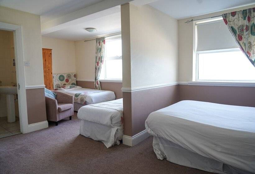 جناح مطلّ علي البحر, The Royal