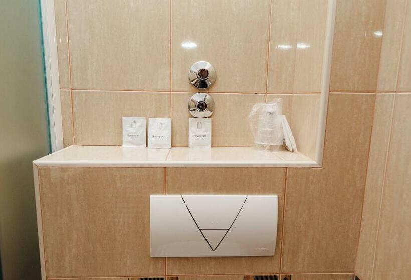 غرفة قياسية مزوَّدة بشُرفة, Villa Diana