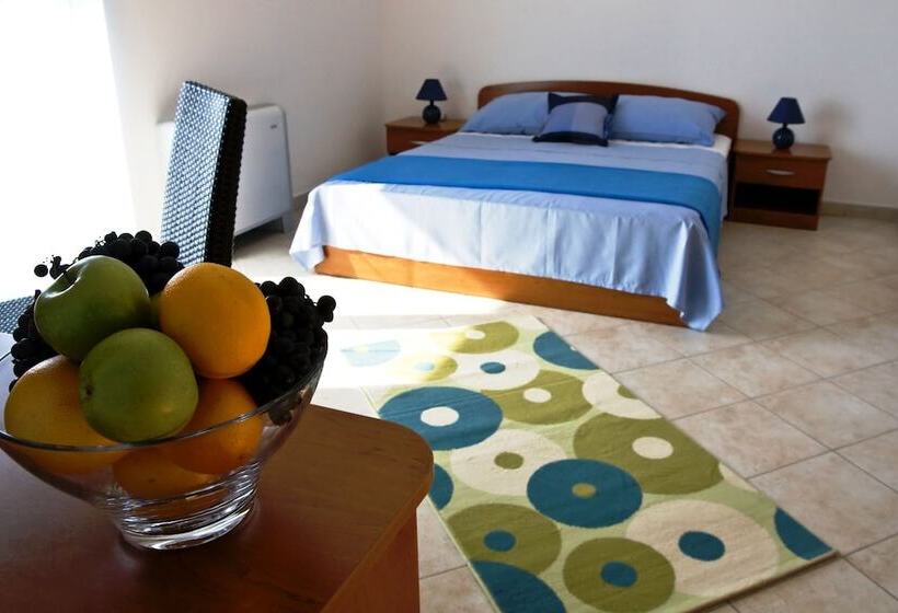 Triple Room Sea View, Villa Diana