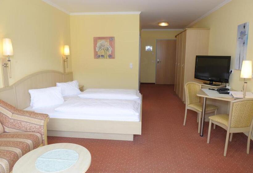 جناح جونيور, Landhotel Stofflerwirt