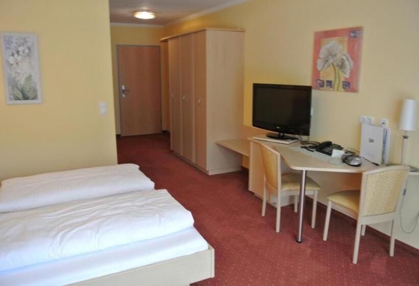 جناح جونيور, Landhotel Stofflerwirt