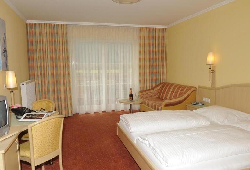 جناح جونيور, Landhotel Stofflerwirt