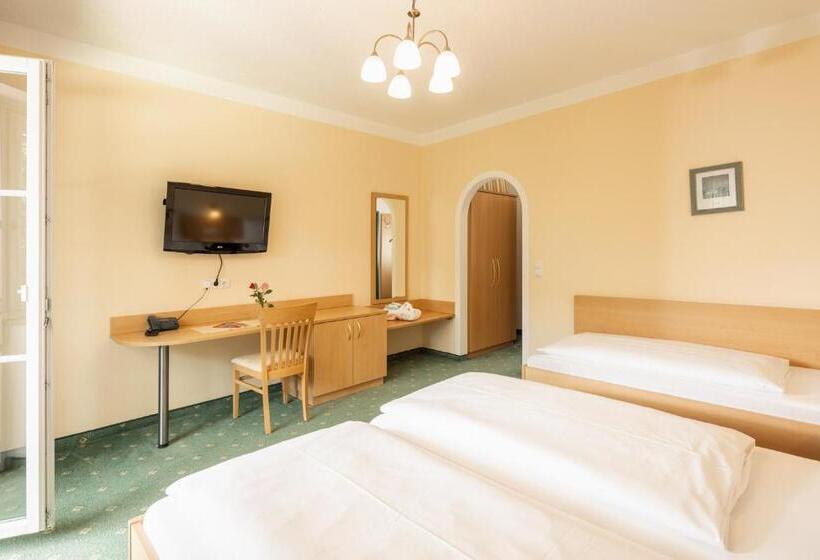 غرفة قياسية ثلاثية, Landhotel Stofflerwirt