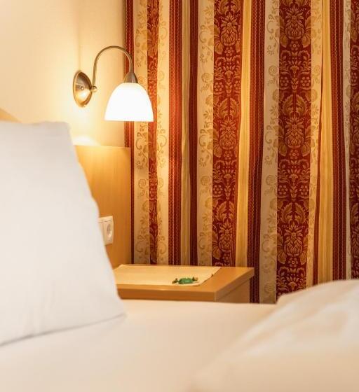 غرفة قياسية ثلاثية, Landhotel Stofflerwirt