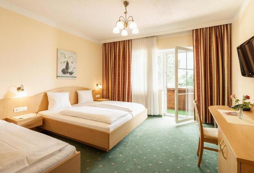 غرفة قياسية ثلاثية, Landhotel Stofflerwirt