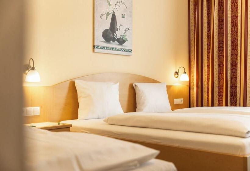 غرفة قياسية ثلاثية, Landhotel Stofflerwirt