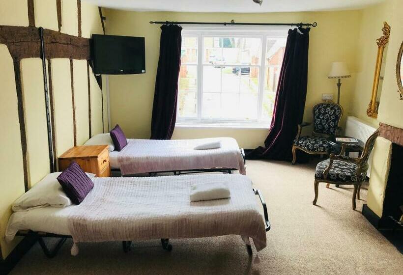 Семейный Номер, Longs Hotel & Inn