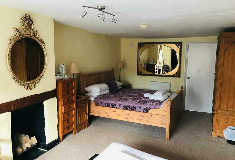 Семейный Номер, Longs Hotel & Inn