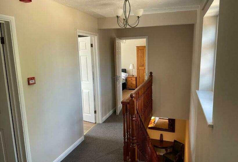 Апартаменты 3 Спальни, Longs Hotel & Inn