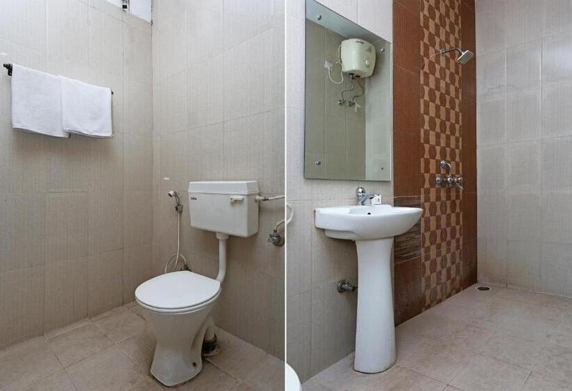 اتاق کلاسیک سه تخته, Oyo 2660  Radhe Inn