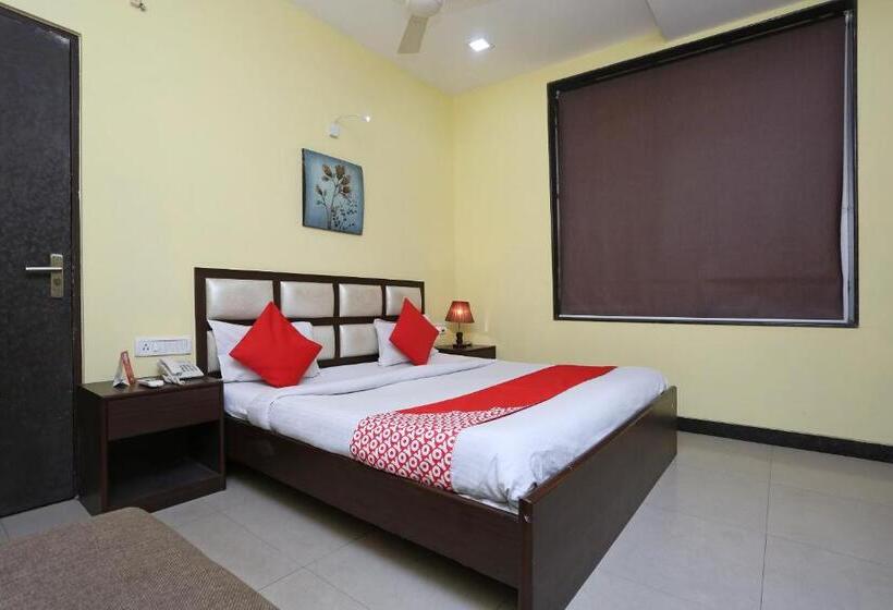 غرفة كلاسيكية ثلاثية, Oyo 2660  Radhe Inn