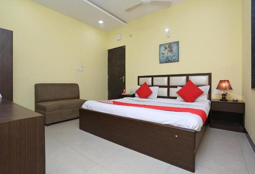 三人经典房间, Oyo 2660  Radhe Inn