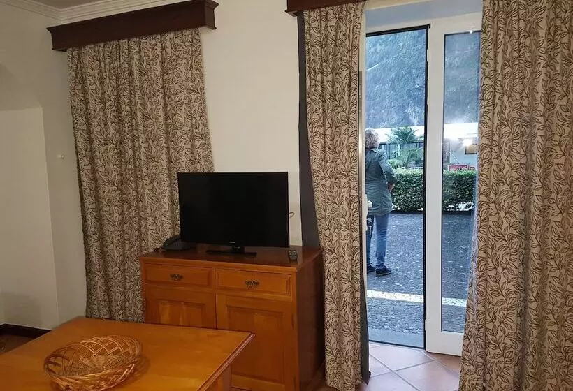 Standard-studio, Casa Da Capelinha