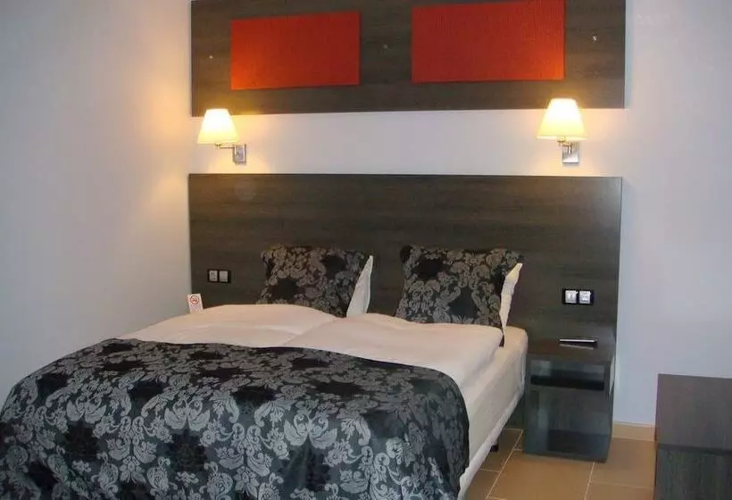 استودیوی پریمیوم, Casablanca Suites   Adults Only