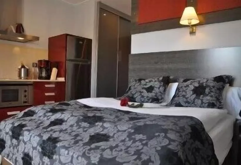 استودیوی پریمیوم, Casablanca Suites   Adults Only