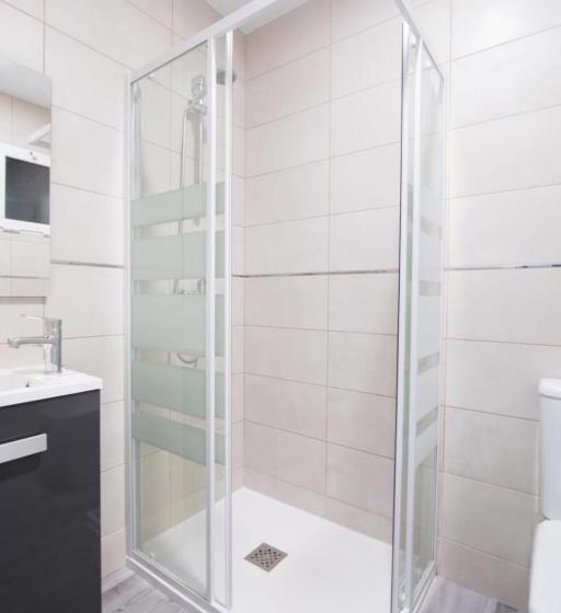 اتاق استاندارد یک نفره, Blu Hostal Diana