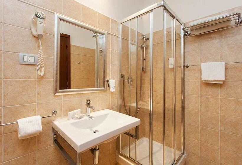 חדר קלאסי לשלושה, Garden Area Roma Eur