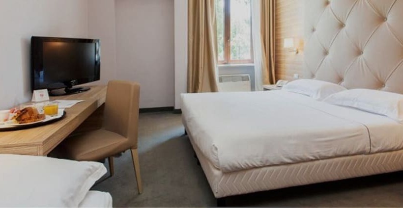 חדר קלאסי לשלושה, Garden Area Roma Eur