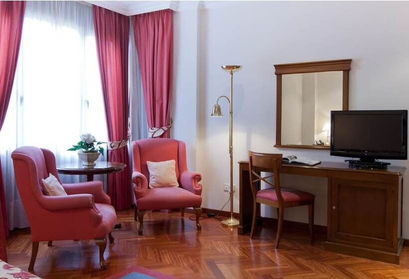 اتاق استاندارد سه نفره, Don Pio