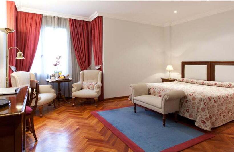 اتاق استاندارد سه نفره, Don Pio